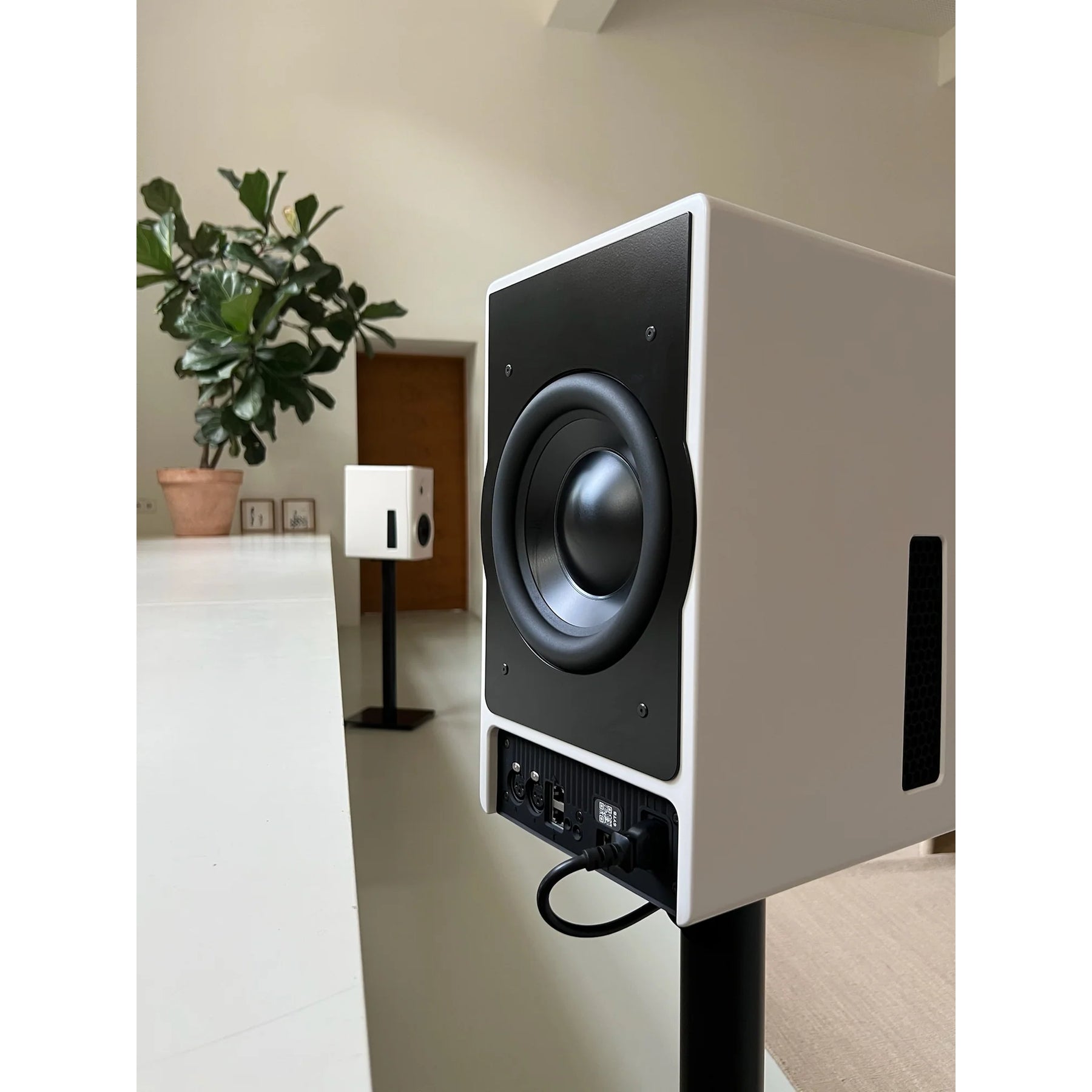 Dutch & Dutch 6c Active Monitor Loudspeakers (pair)