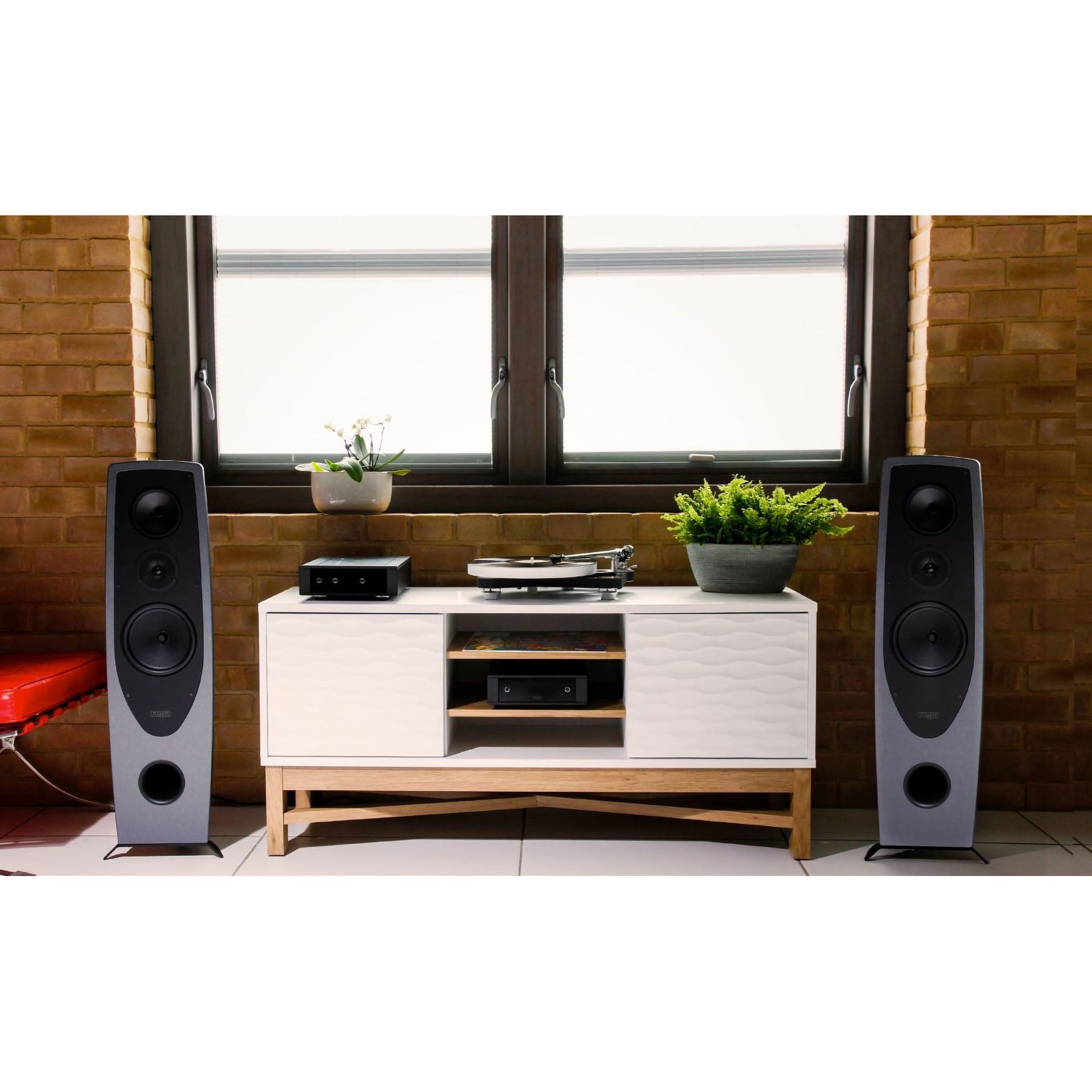 Rega Aya Floorstanding Loudspeakers (pair)