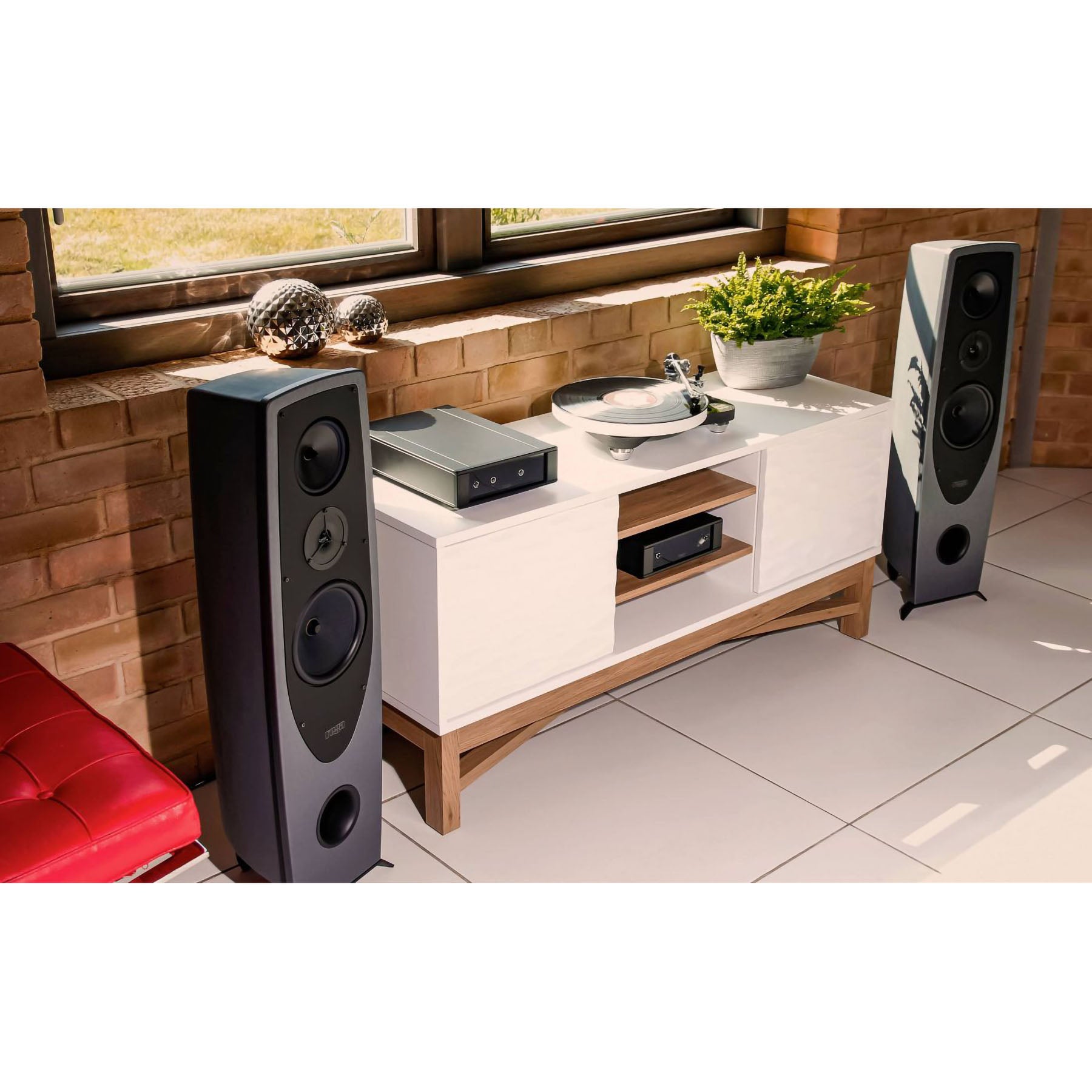 Rega Aya Floorstanding Loudspeakers (pair)
