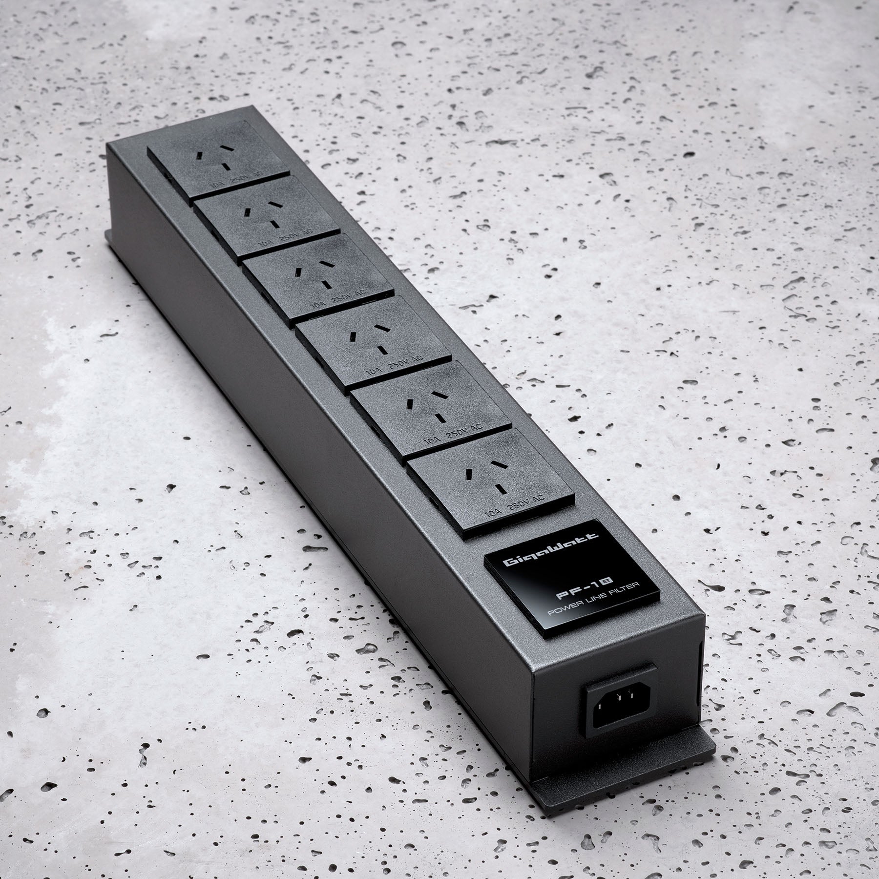 GigaWatt PF-1e Filtering Power Strip