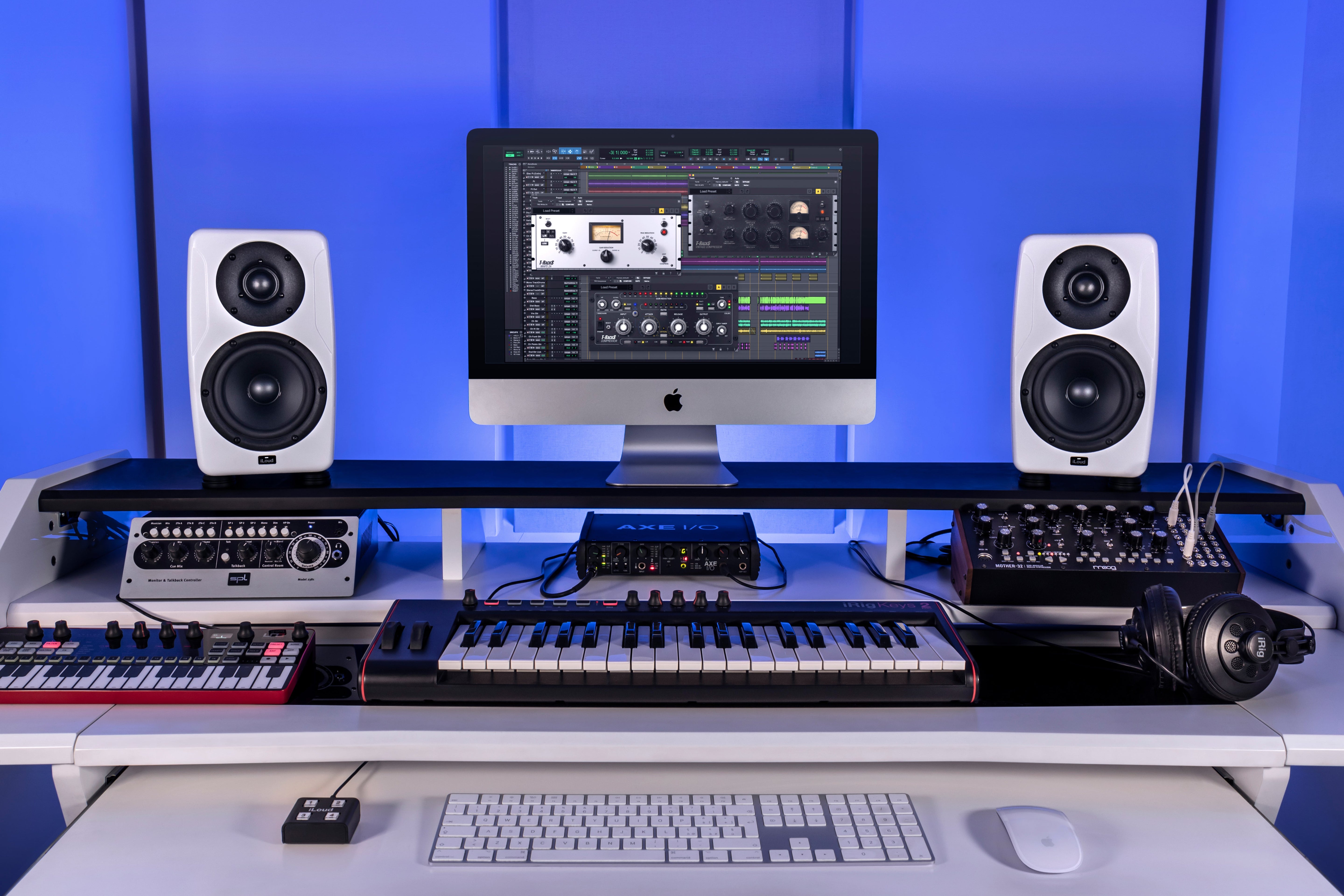 IK Multimedia iLoud Precision 5 Active 2-way 135W 5- inch Studio Monitor (pair)
