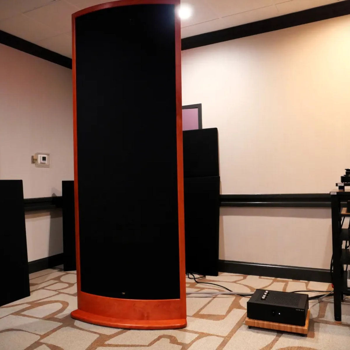 Sound Lab G9-7C Floorstanding Loudspeaker