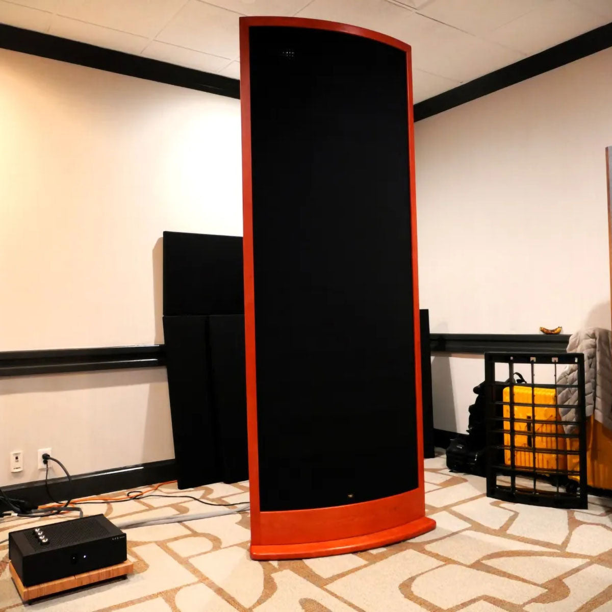 Sound Lab G9-7C Floorstanding Loudspeaker