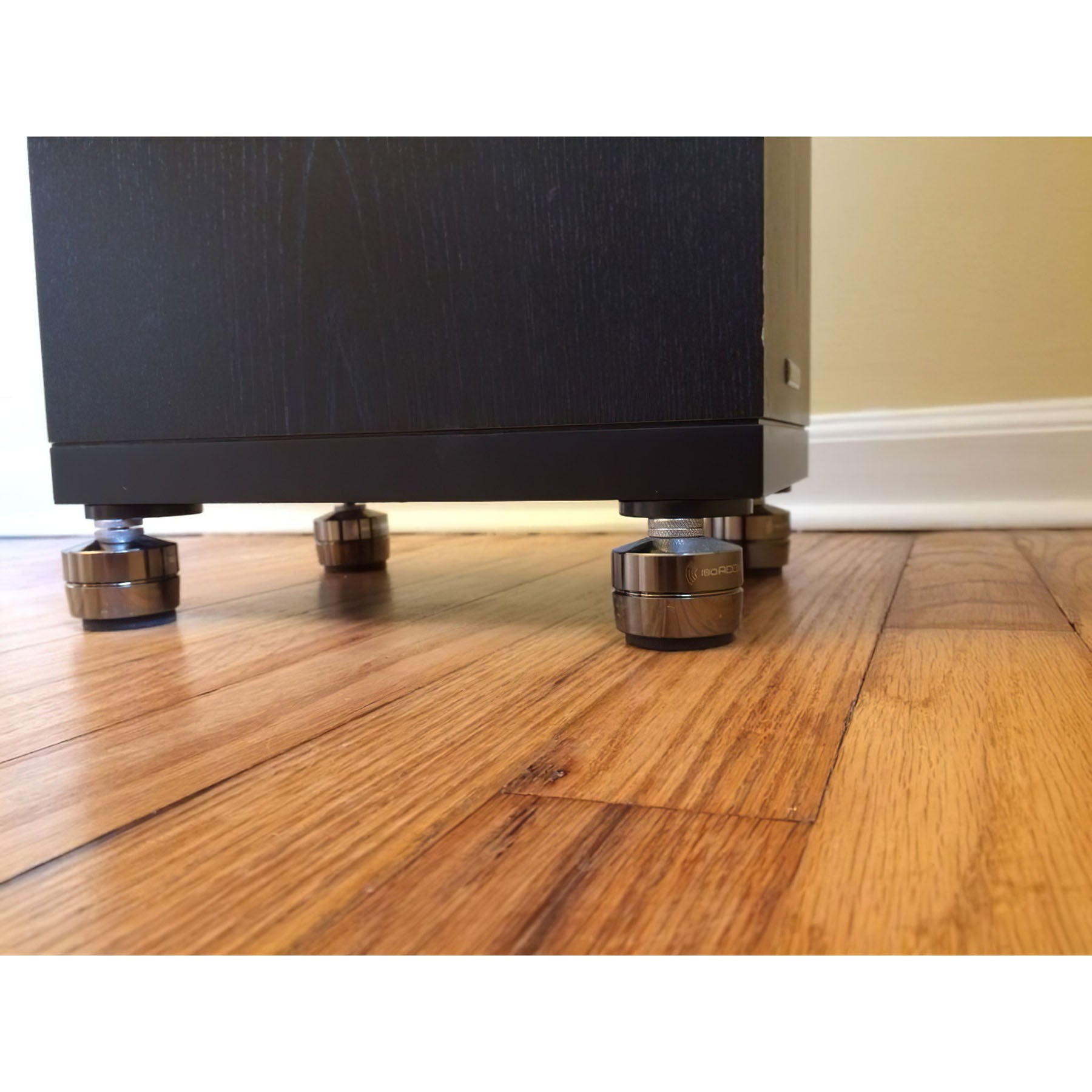 IsoAcoustics Gaia III (set of 4)