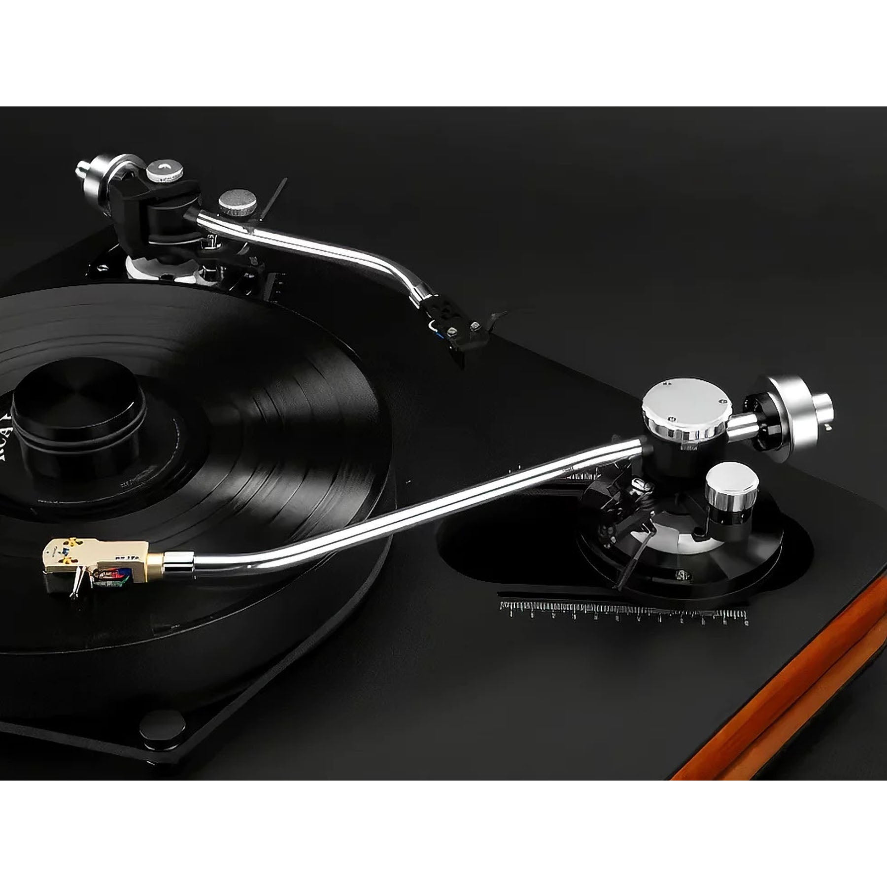 Dr. Feickert Analogue Blackbird Turntable