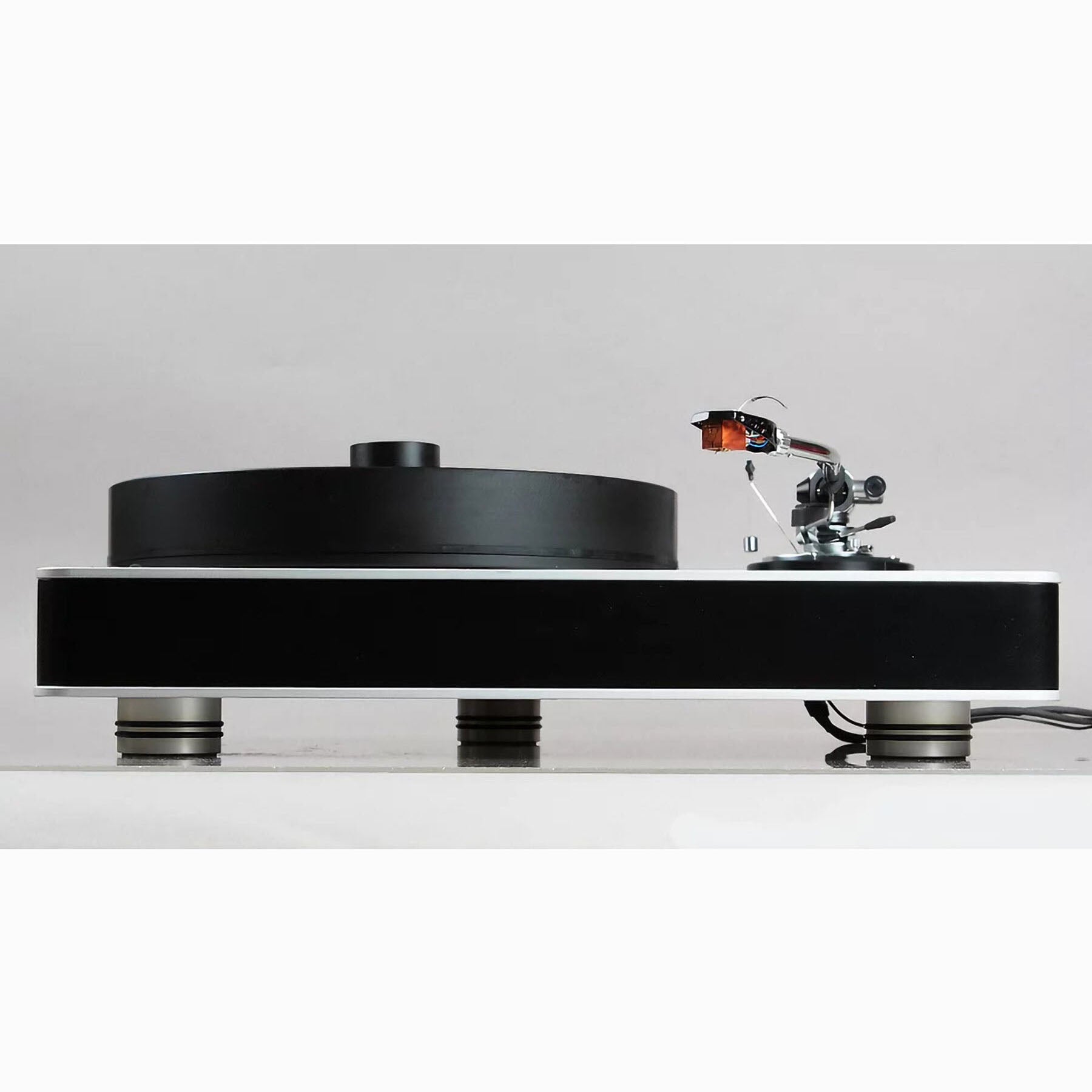 Dr. Feickert Analogue Woodpecker Turntable