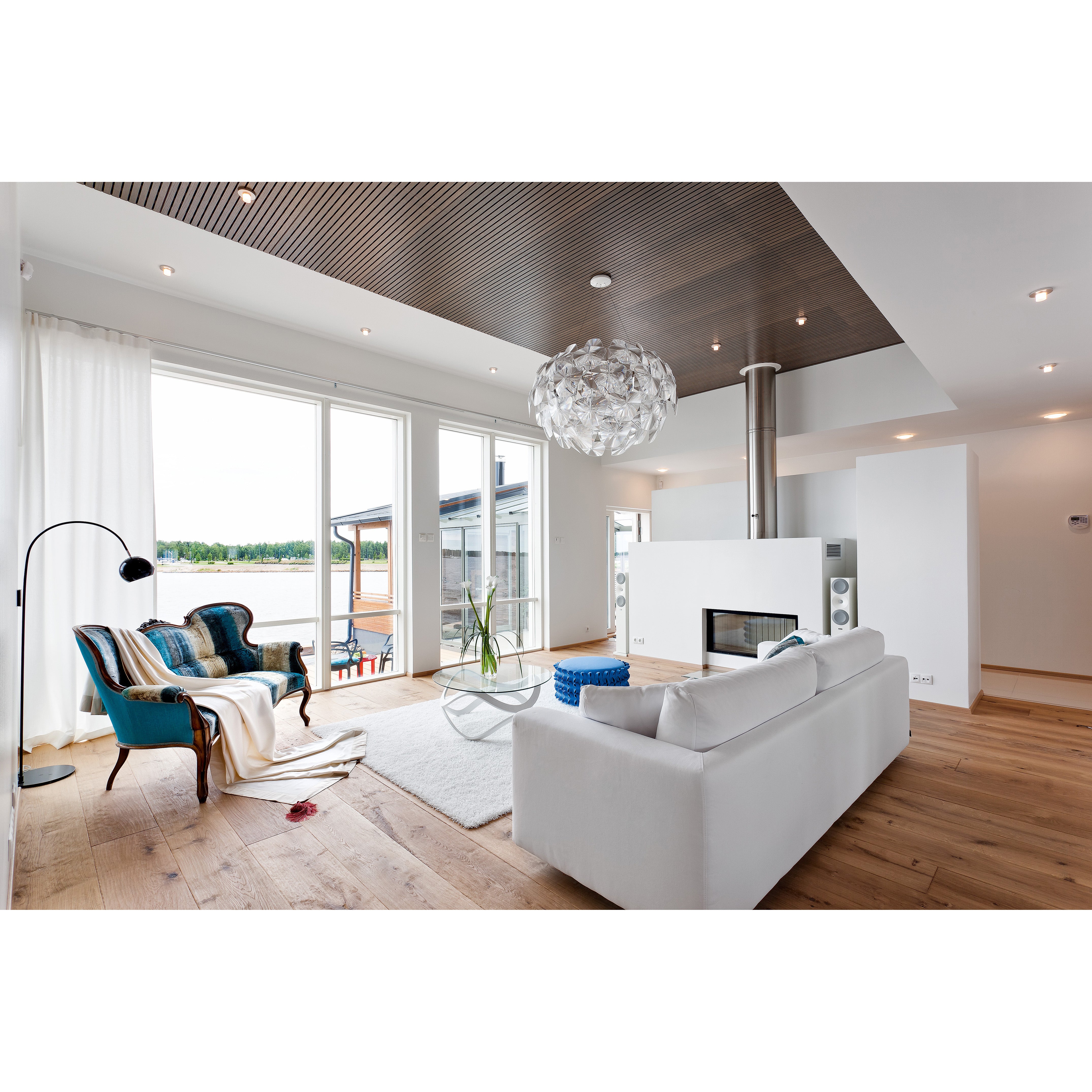 Amphion Helium520 FloorStanding Speakers (pair) - Full White