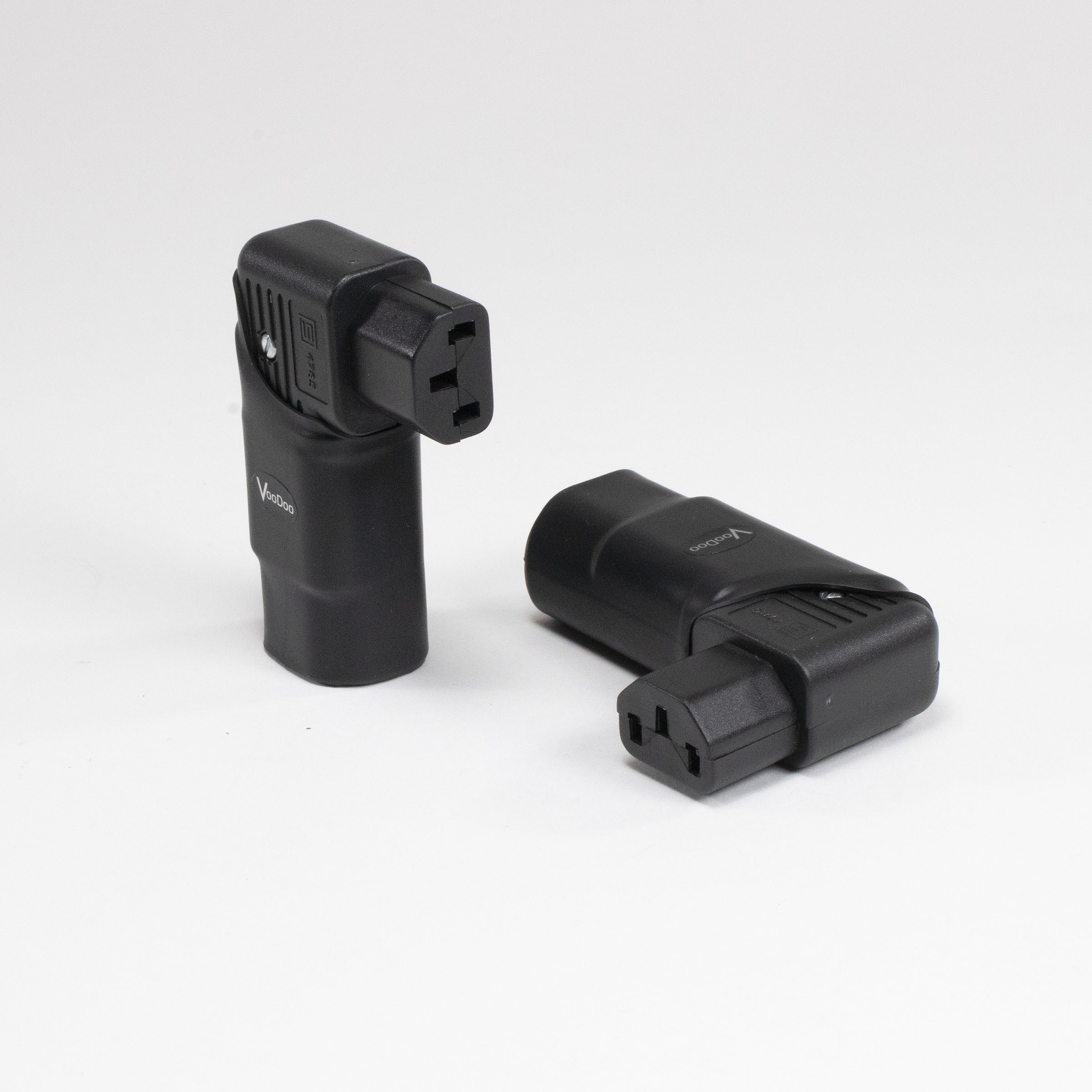 Voodoo Cable Horizontal Right-Angle 15 amp IEC Adapter