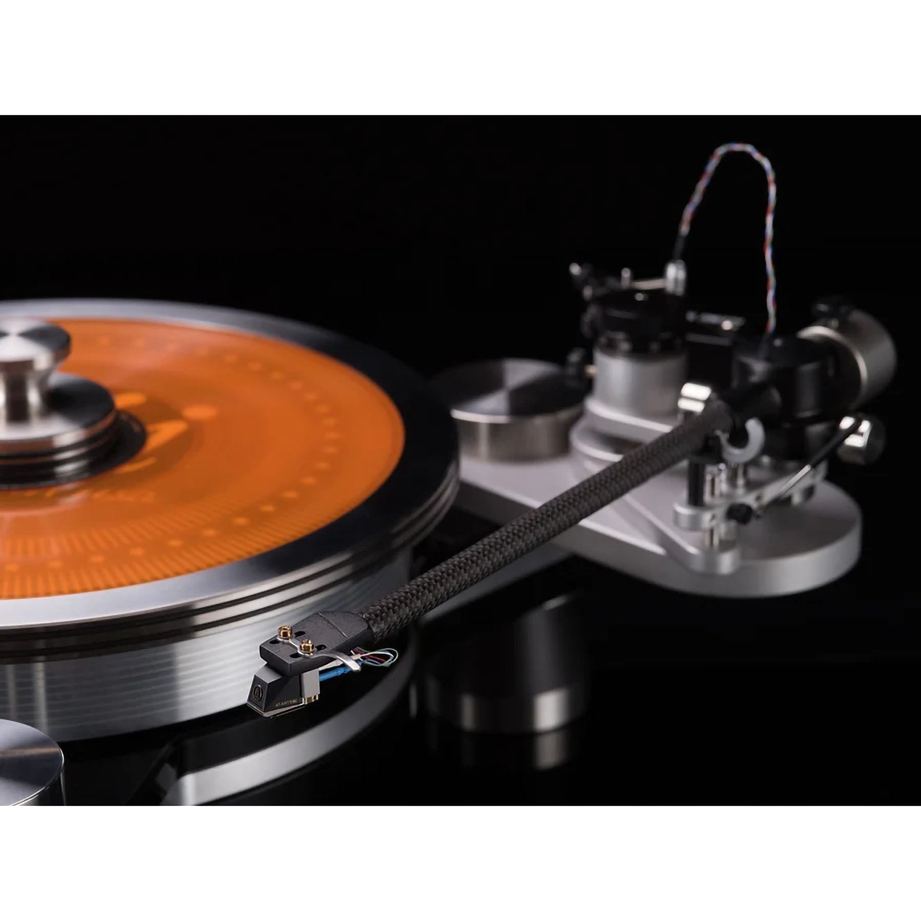 VPI Avenger Turntable