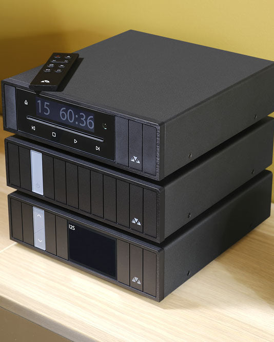 metronome gamme ds 2 with digital display on a wooden surface