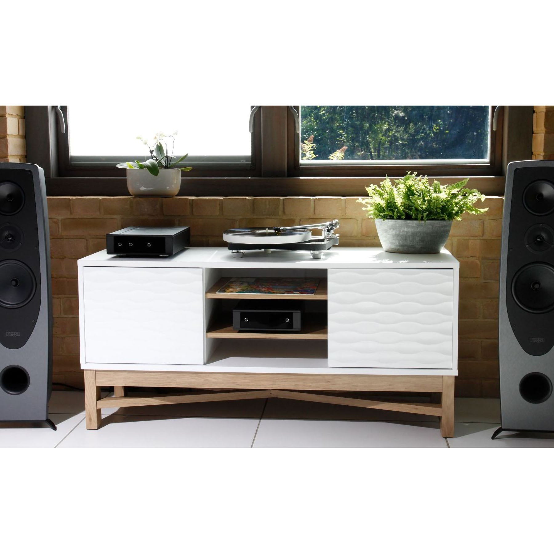 Rega Aya  Floorstanding Loudspeakers (pair)