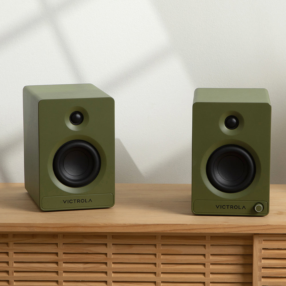 Victrola Automatic Turntable + Victrola Tempo Bookshelf Speakers Bundle - Green