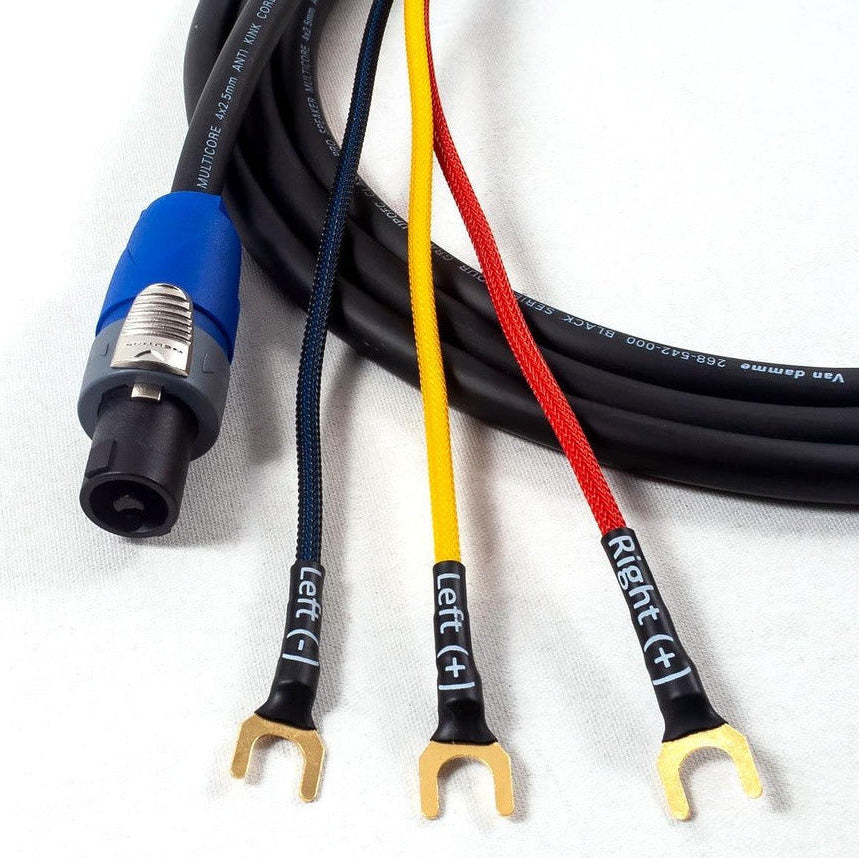 REL hi level cable for rel subwoofers (10m)with color-coded plugs on a white background