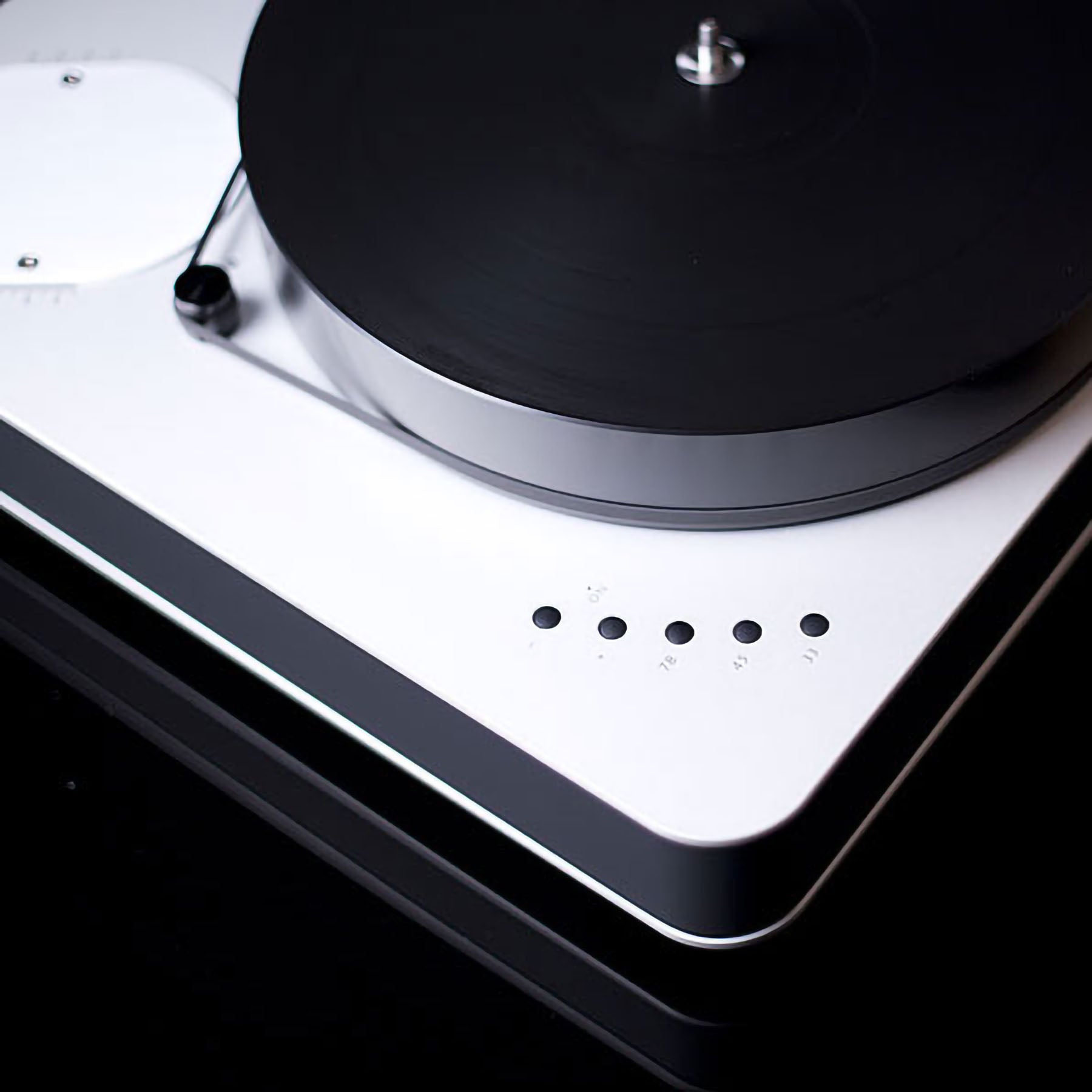 Dr. Feickert Analogue Blackbird Turntable