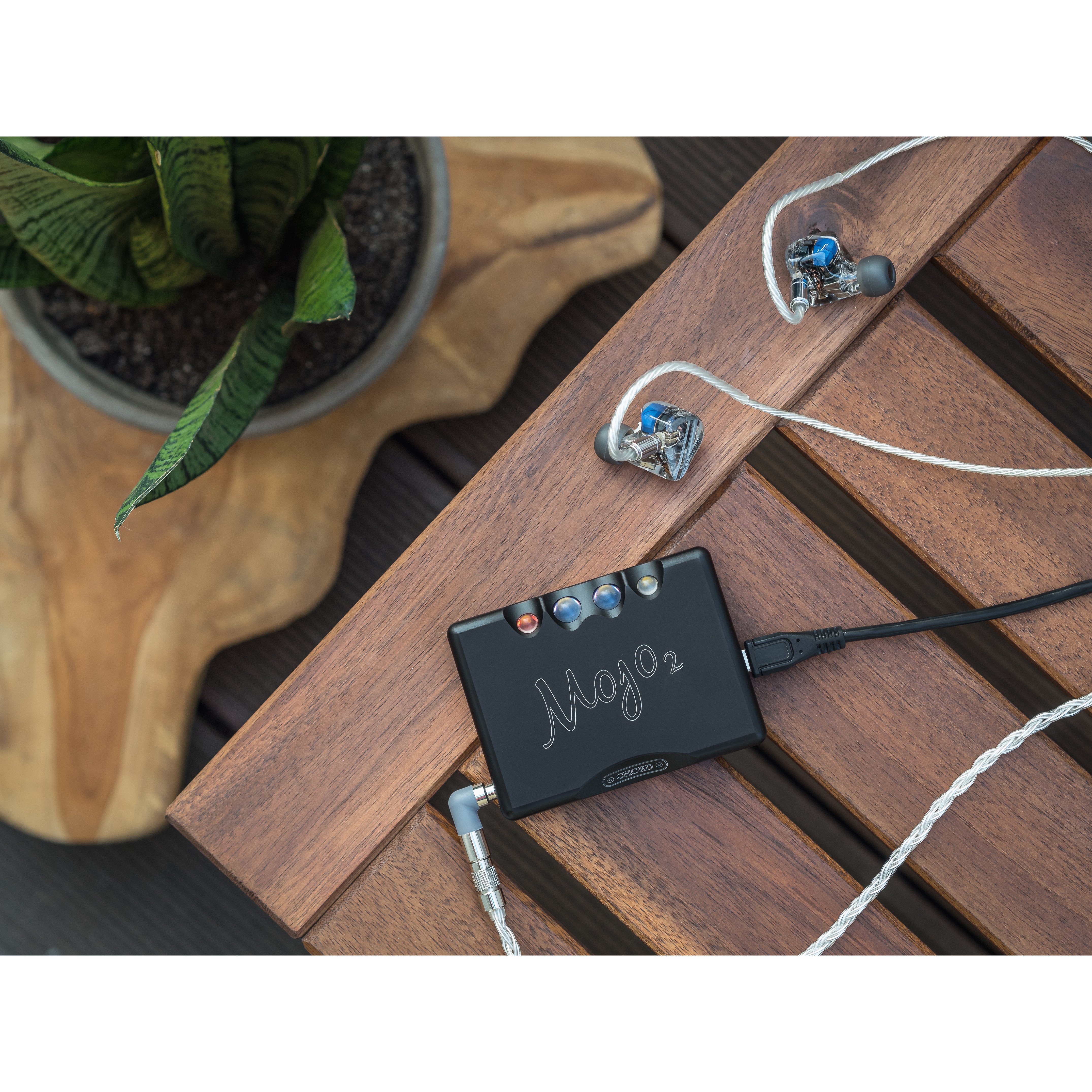 Chord Mojo 2 Portable DAC/Headphone Amplifier