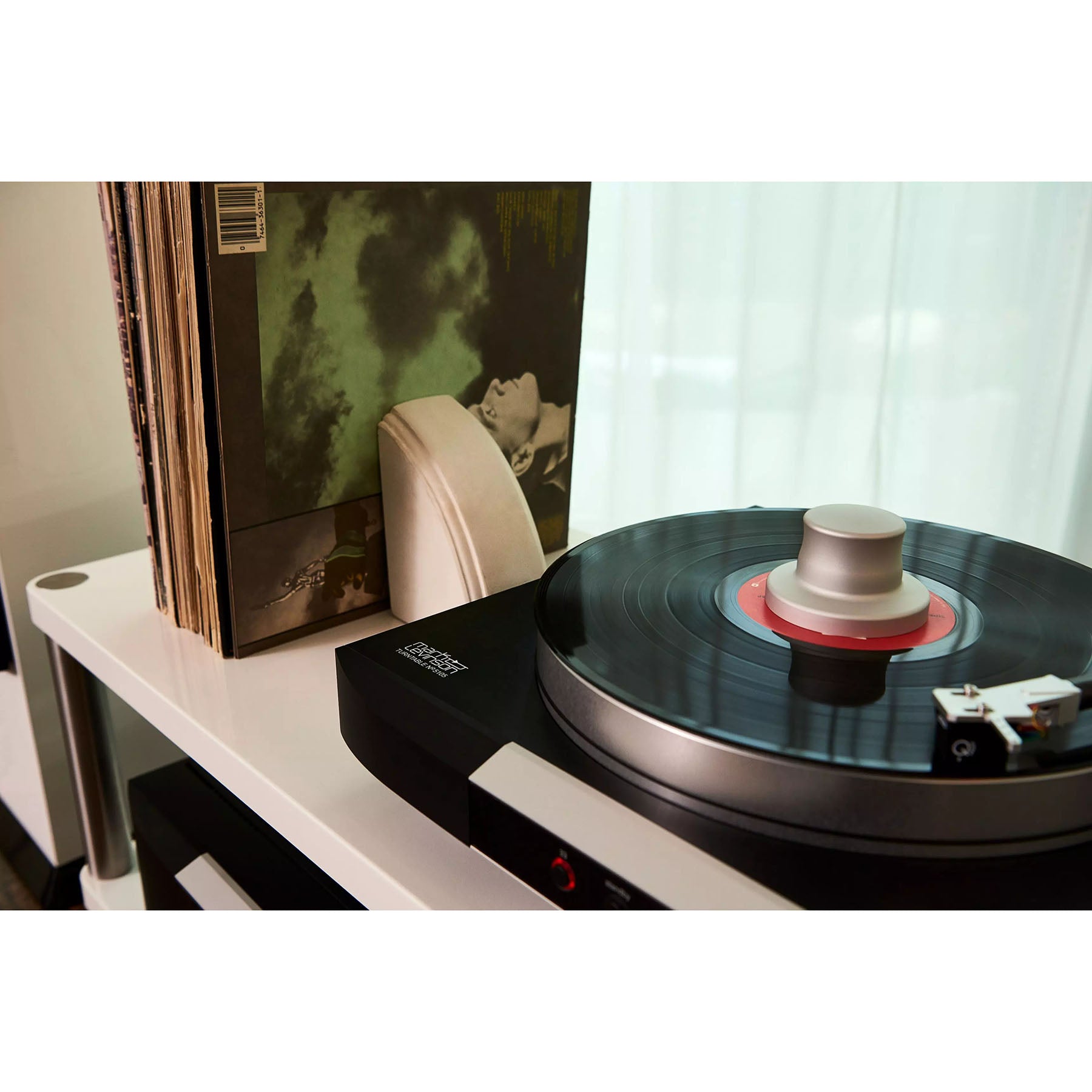 Mark Levinson No 5105 High-Performance Turntable with Moving Coil Cartridge [Ex-Demo]