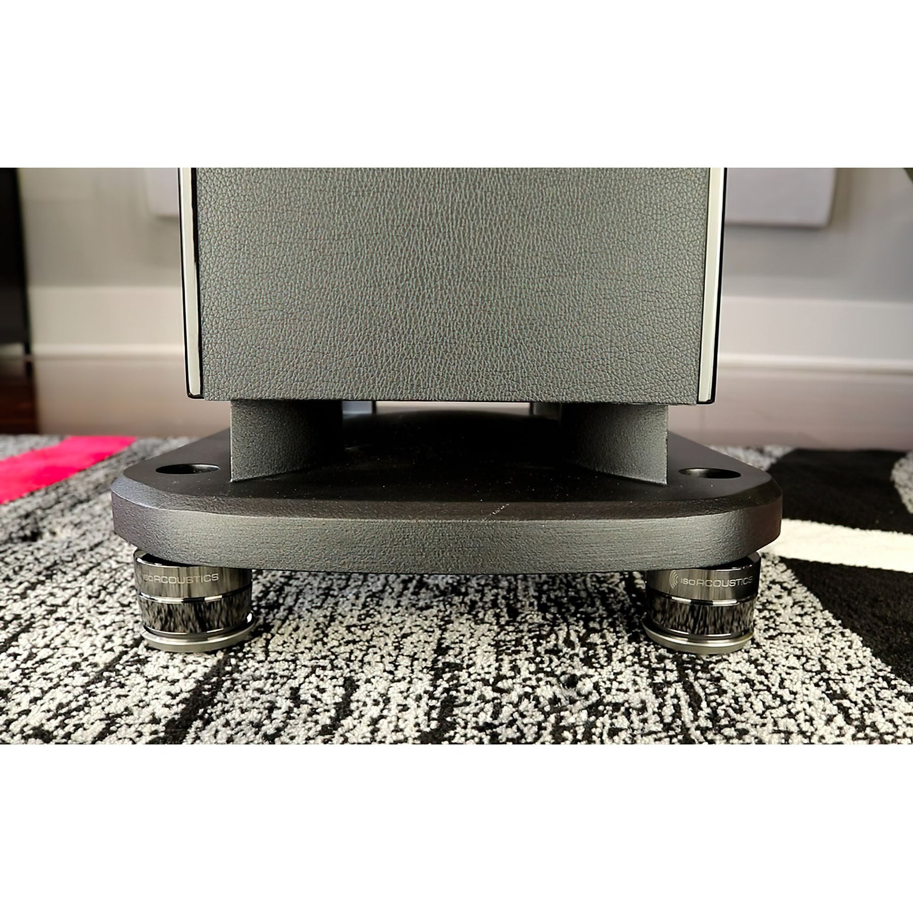 IsoAcoustics Gaia II (set of 4)